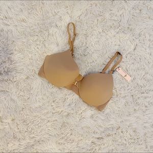Brand New Victoria’s Secret Nude Bra